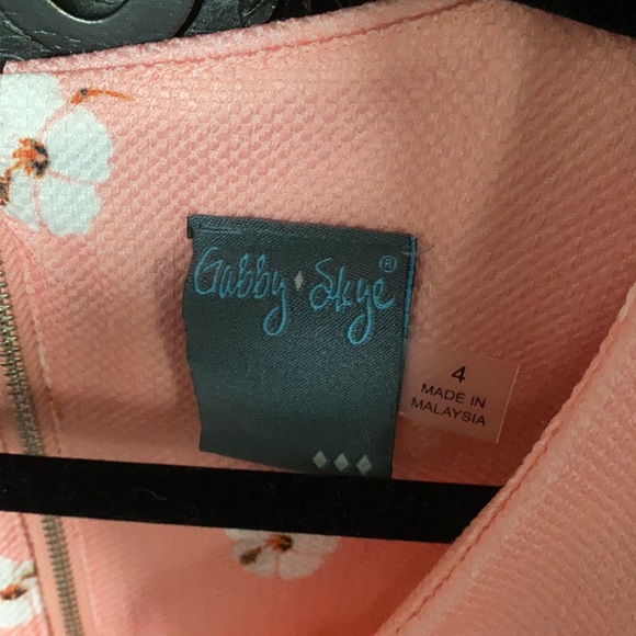 NWOT Gabby Skye Pink Flamingo Sheath Dress Size 4 - Picture 5 of 6